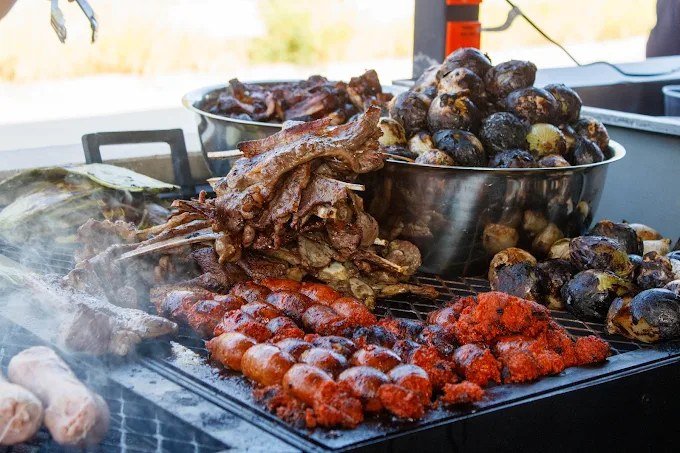 Cazuela de carnes asadas al carbón