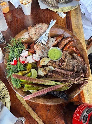 Parrillada de carnes al carbón para compartir en Don Jero